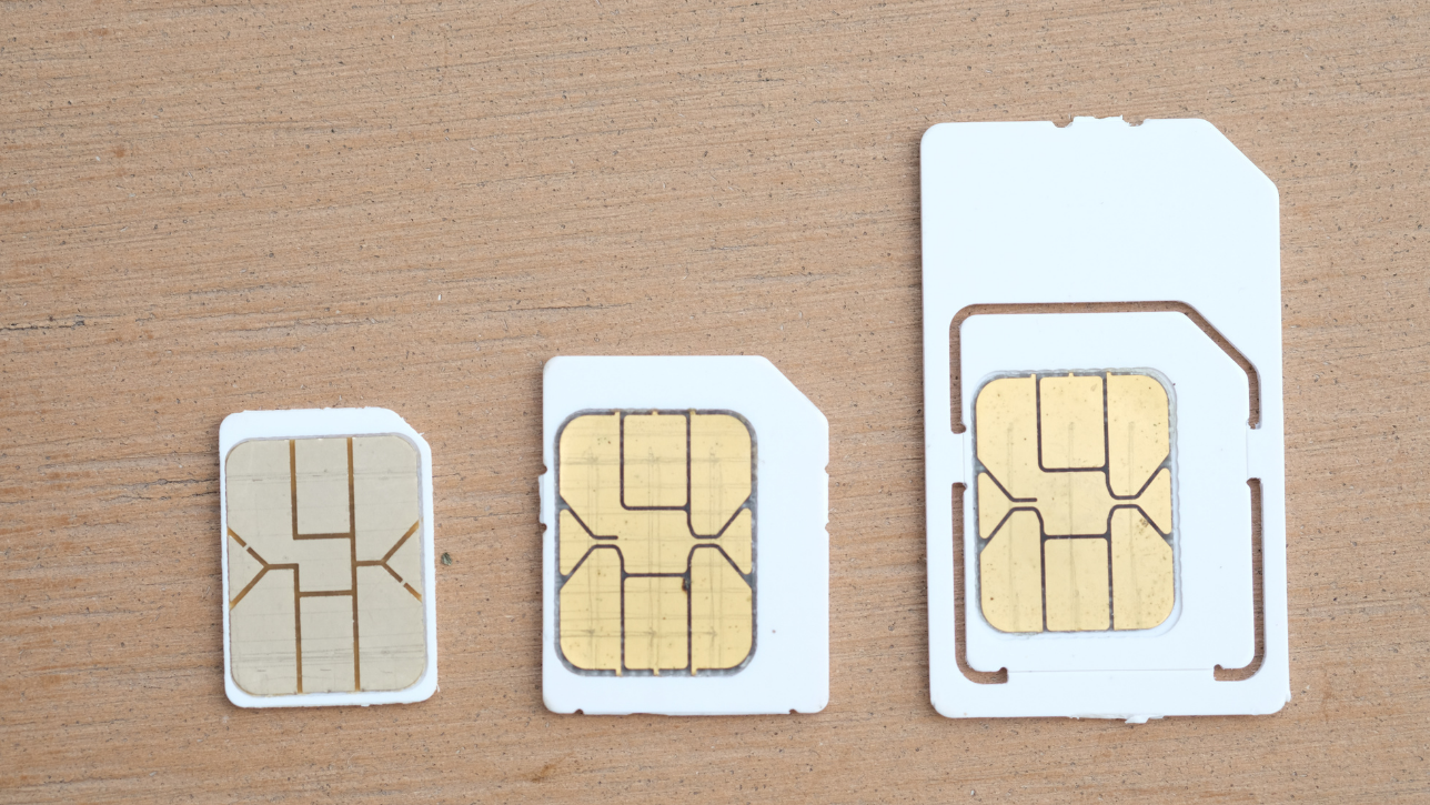 Introduction to eSIM vs physical SIM iPhone